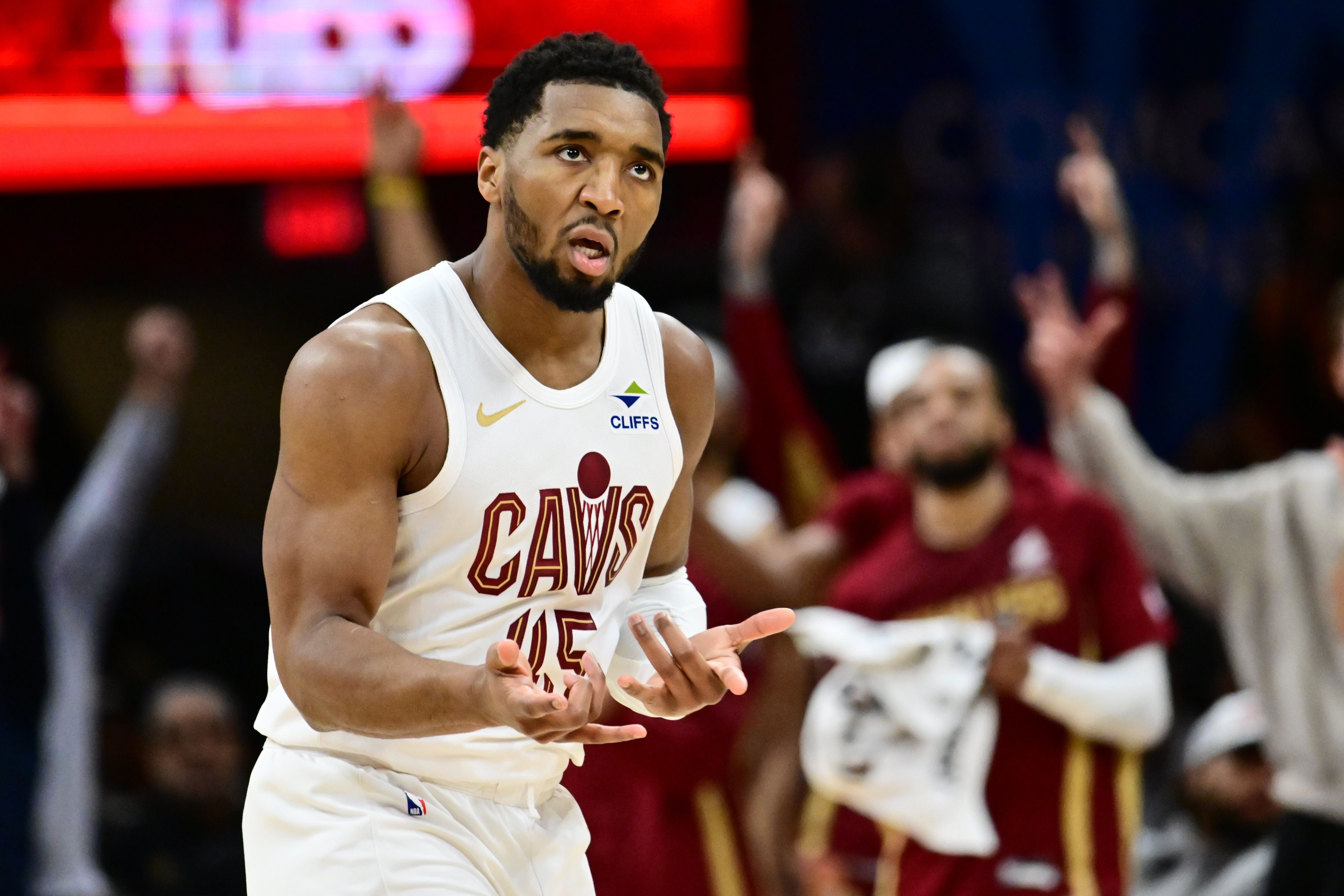 888贵宾会-米切尔15次单节20+独享历史第7！前7三位13号秀科比&amp;布克&amp;米切尔