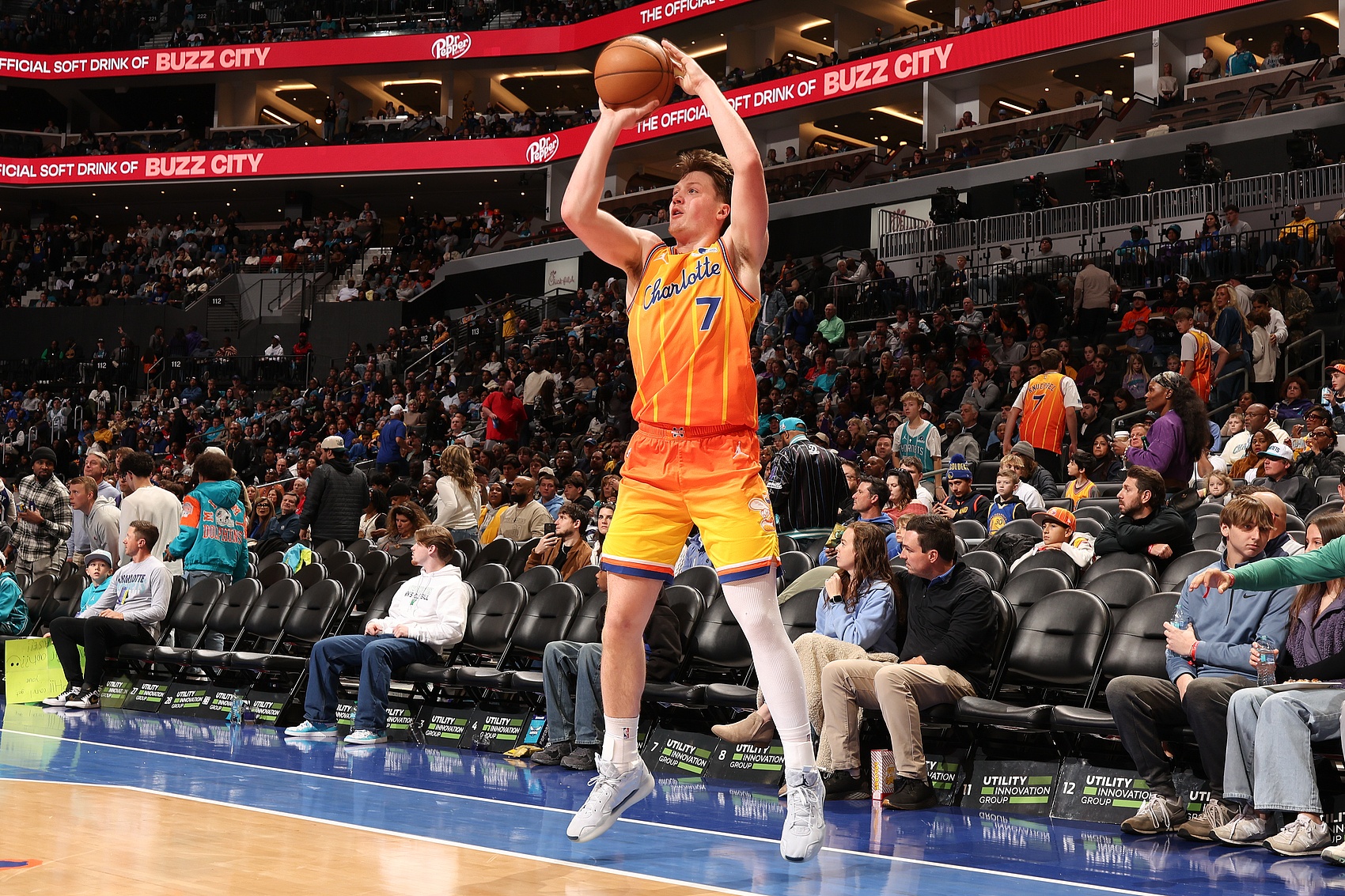 888贵宾会官网-【菜鸟】克尼佩尔19分7板4助 双向西塞10分13板3帽 科沃德17分2帽