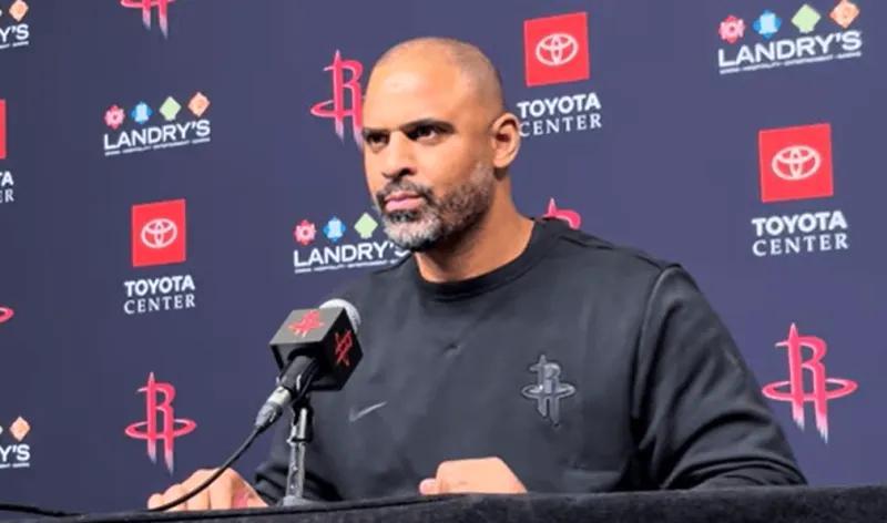 888贵宾会登录入口-乌度卡拒背锅！发布会直指球员懒惰+申京问题，却不反思末节执教